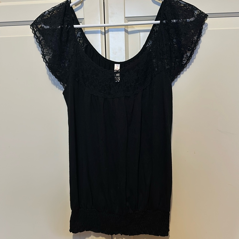 Black women’s lacey top